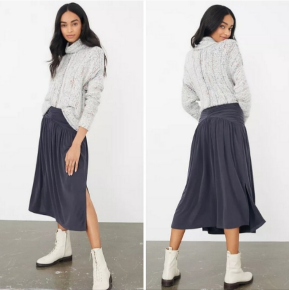 Anthropologie Dresses & Skirts - Anthropologie Bianca Midi Skirt Small